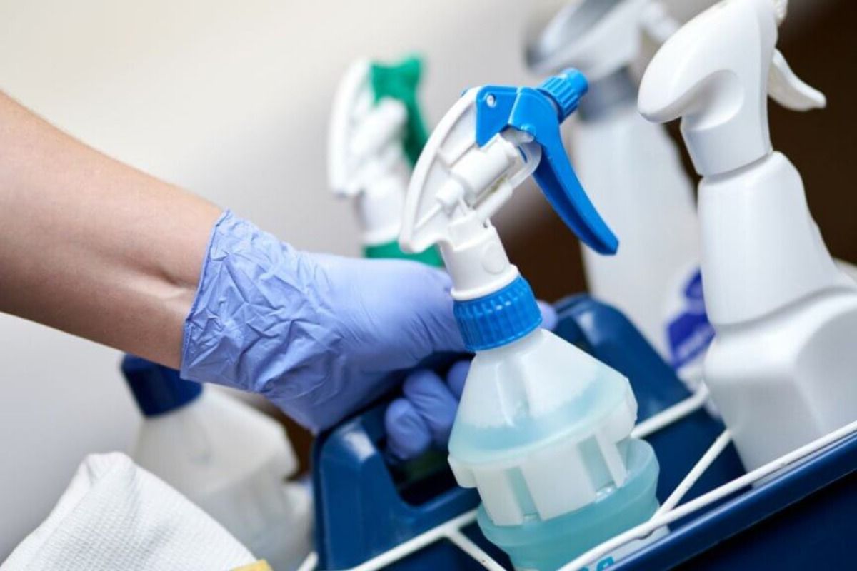 Αναλώσιμα & Βασικός Εξοπλισμός Καθαριότητας για Airbnb